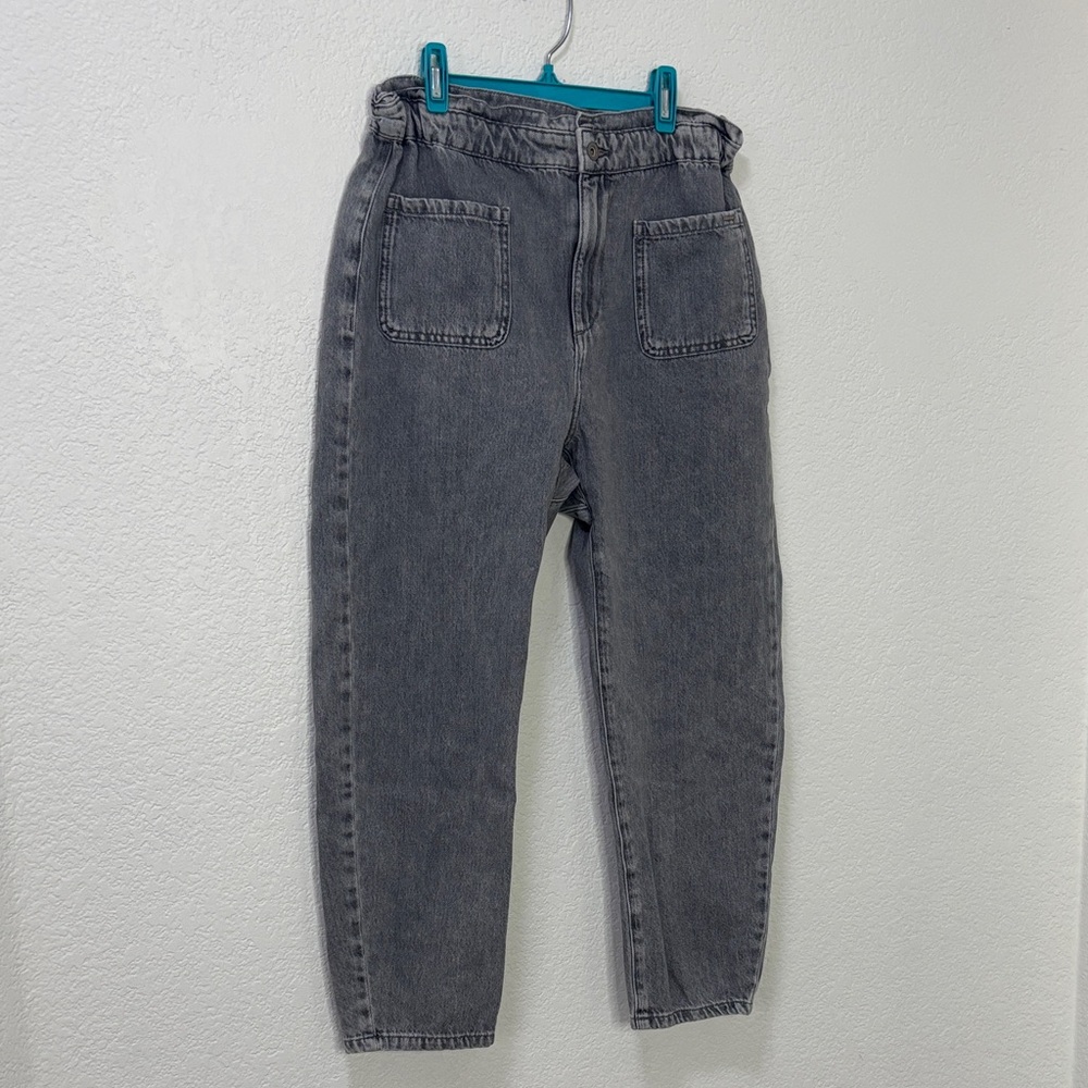Zara high-waisted paperbag baggy jeans in a charcoal wash gray color